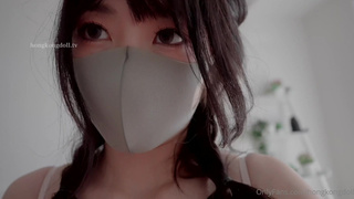 Цветочная фантазия: сексуальная девушка в белье и жаркие ласки