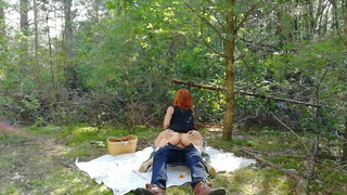 Волк врывается в сказку: жесткий секс с Красной Шапочкой