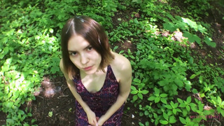 Кончил на волосы кареглазой красотки в лесу