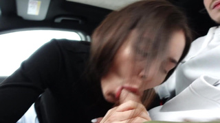 Страстный минет в машине у Ленты: горячее видео для ценителей