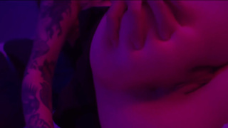 Откровенная женская близость: жесткий секс и нежные моменты