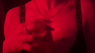 Beauty Vik1One shows how to do blowjob.mp4