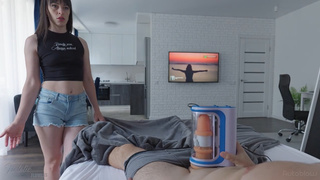 Развратная мачеха ублажает пасынка – горячее видео с доминированием