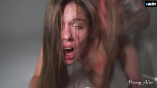 Шумная стерва приняла горячую нагрузку и притихла