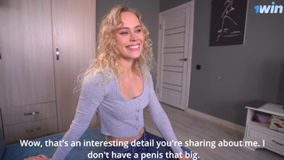 Студентка страстно отсасывает и демонстрирует упругие сиськи