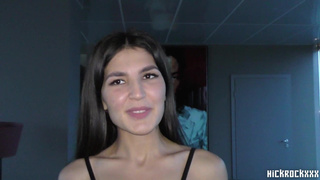 Горячая узбекская соседка соблазняет в тайном видео