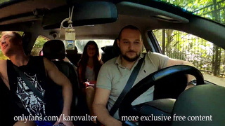 Горячее групповое удовольствие: малышка в страстном триолизме под шум волн