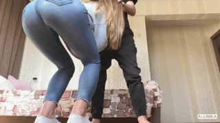 Сочная попка и моментальный стояк — жаркая ночь гарантирована