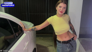 Дикий разврат на капоте: смотри, как они трахаются без правил