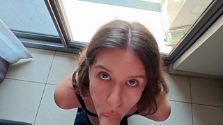 Nika Bunny в откровенном BJ видео – страсть у окна