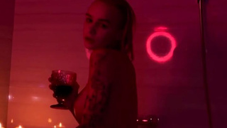 Запрещенный контент: сочные тела и дикие развлечения