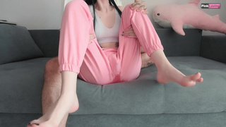 Страстная игра с киской – поток возбуждения не остановить